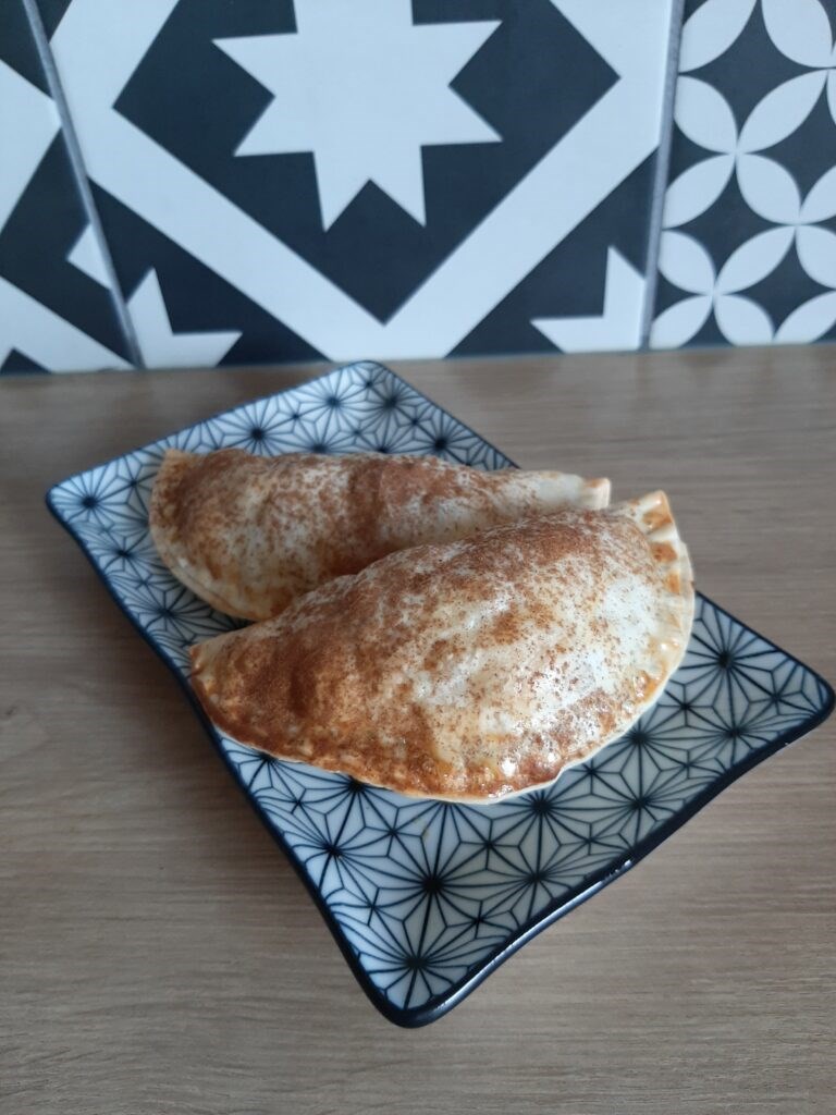 empanadas Pomme Cannelle